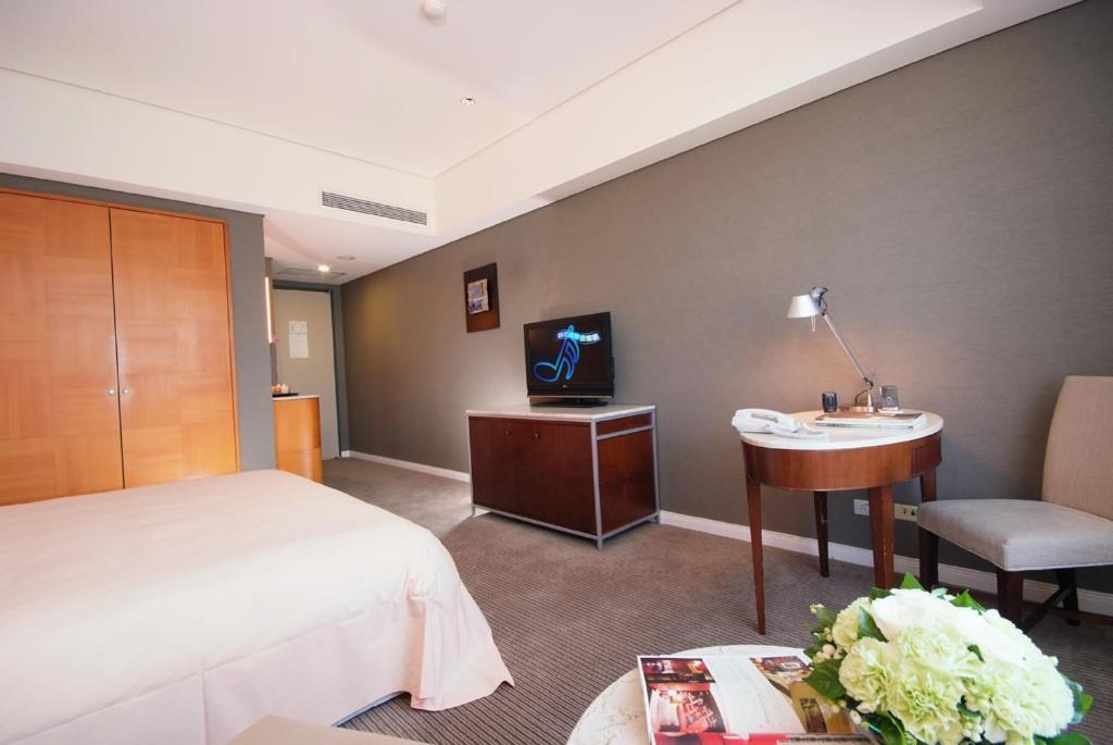 เวลคัม โฮเต็ล Hotel ไทเป ภายนอก รูปภาพ